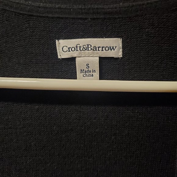 Like New Croft & Barrow Women's Black Cardigan in Small - Picture 3 of 5